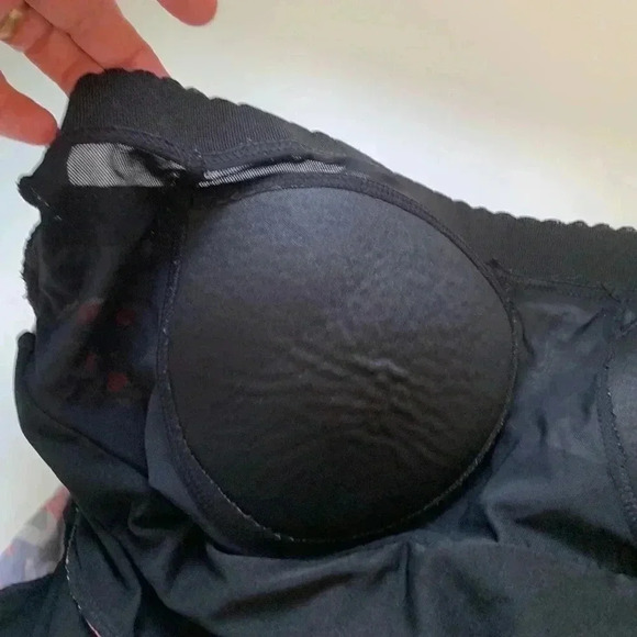 Simon Chang ruffled tankini top with adjustable straps, moulded cups - Picture 5 of 8